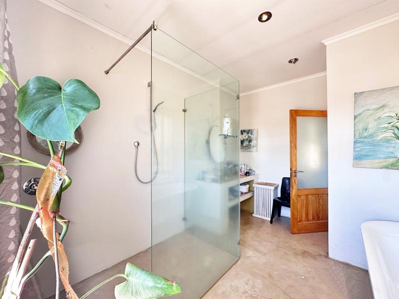 5 Bedroom Property for Sale in Klein Dassenberg Western Cape
